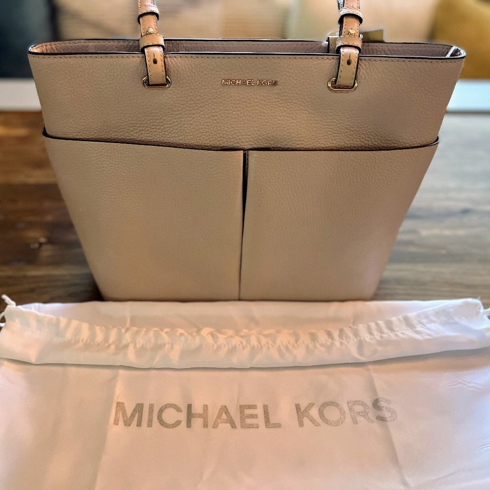 Michael Kors Bedford Top Zip Pebbled Leather Tote Cream NWT & Dust bag